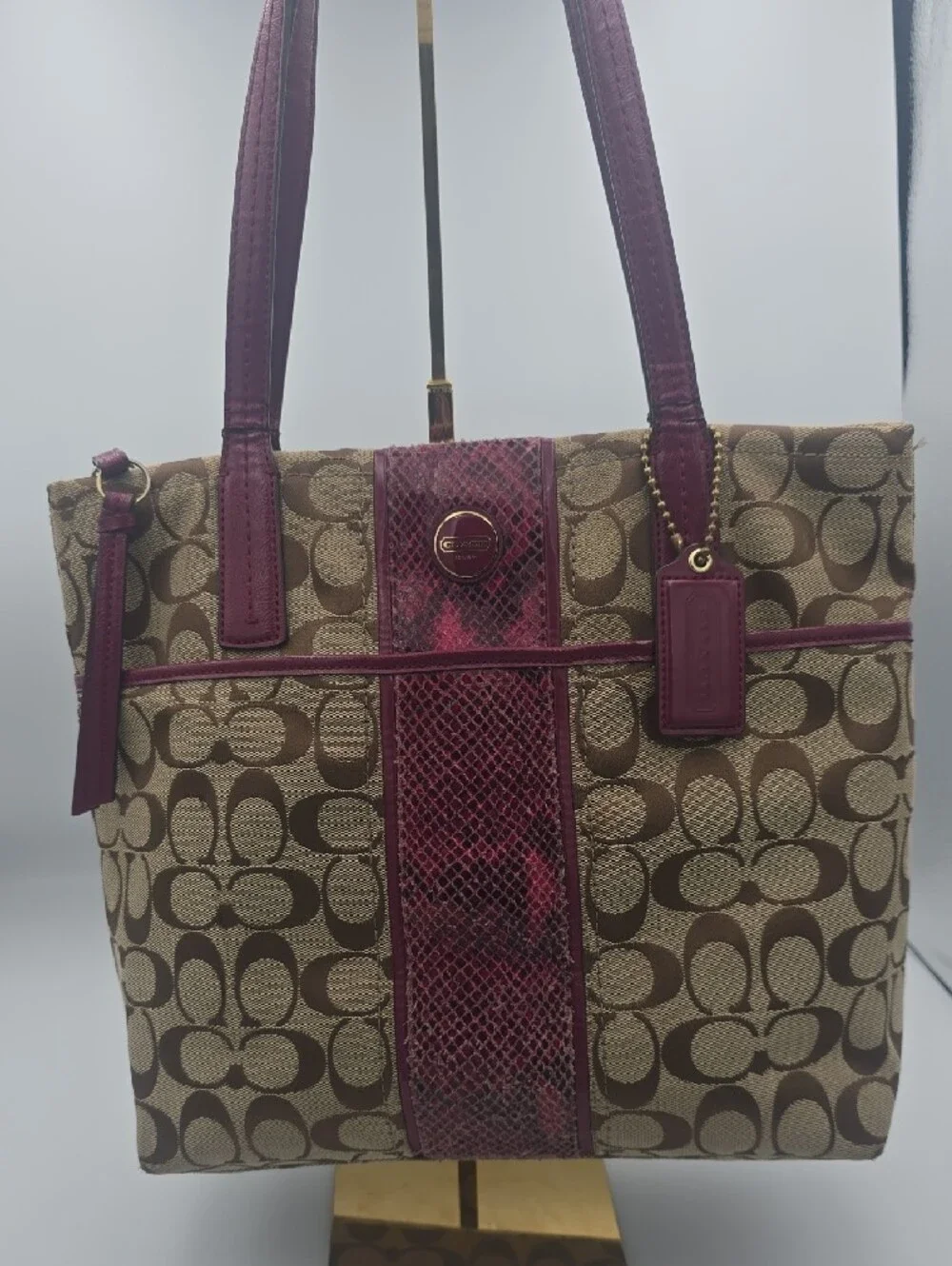 Coach Beige/Tan Signature Canvas Medium Tote W/ Burgundy Python Trim (GOOD) 💖✨️
